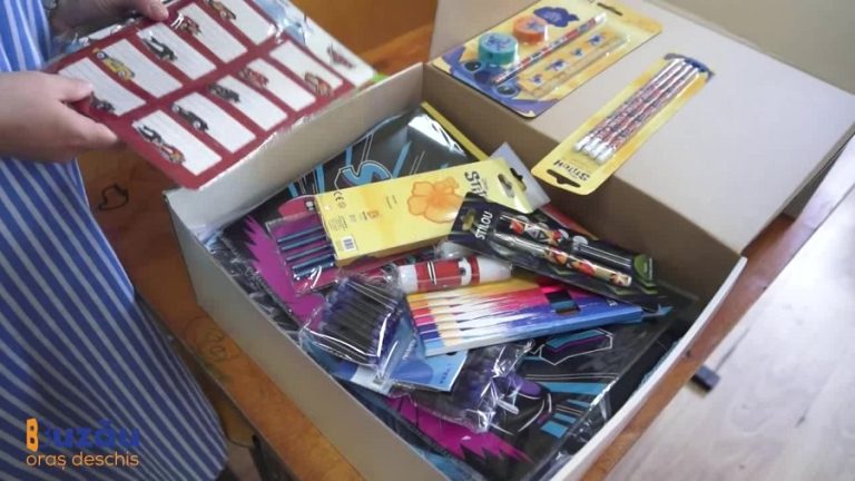 Back to Scool. Programul prin care elevii din Buzău primesc ghiozdane gratuite.