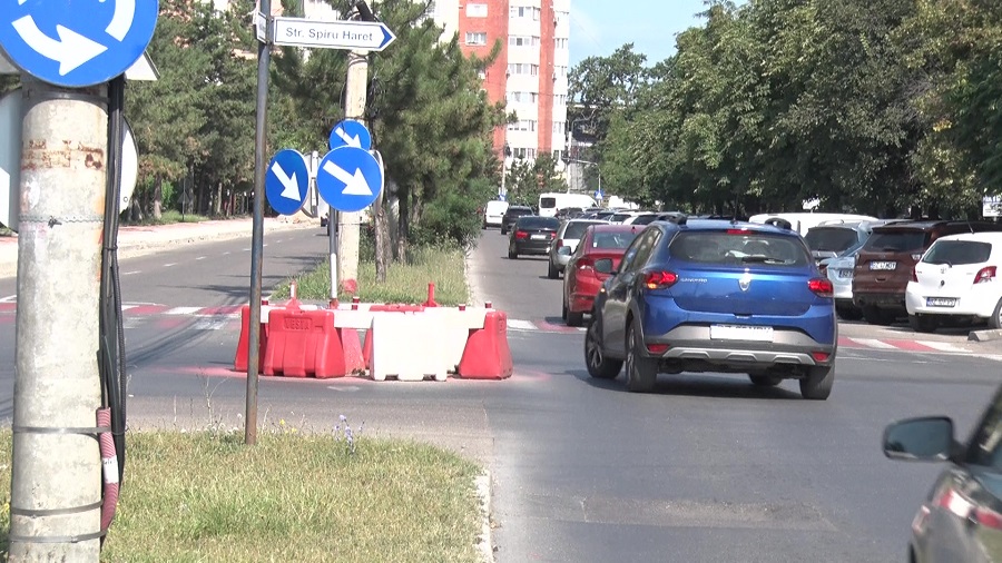 Intersecție cu girație. Sensul giratoriu dintre Averescu și Spiru Haret va fi refăcut