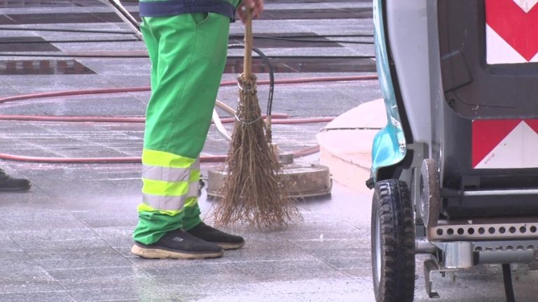 Curățenie mai ieftină. Soluție propusă de consilierii municipali