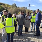 De la hârtii... la utilaje. A început reabilitarea drumului spre Vulcanii Noroioși